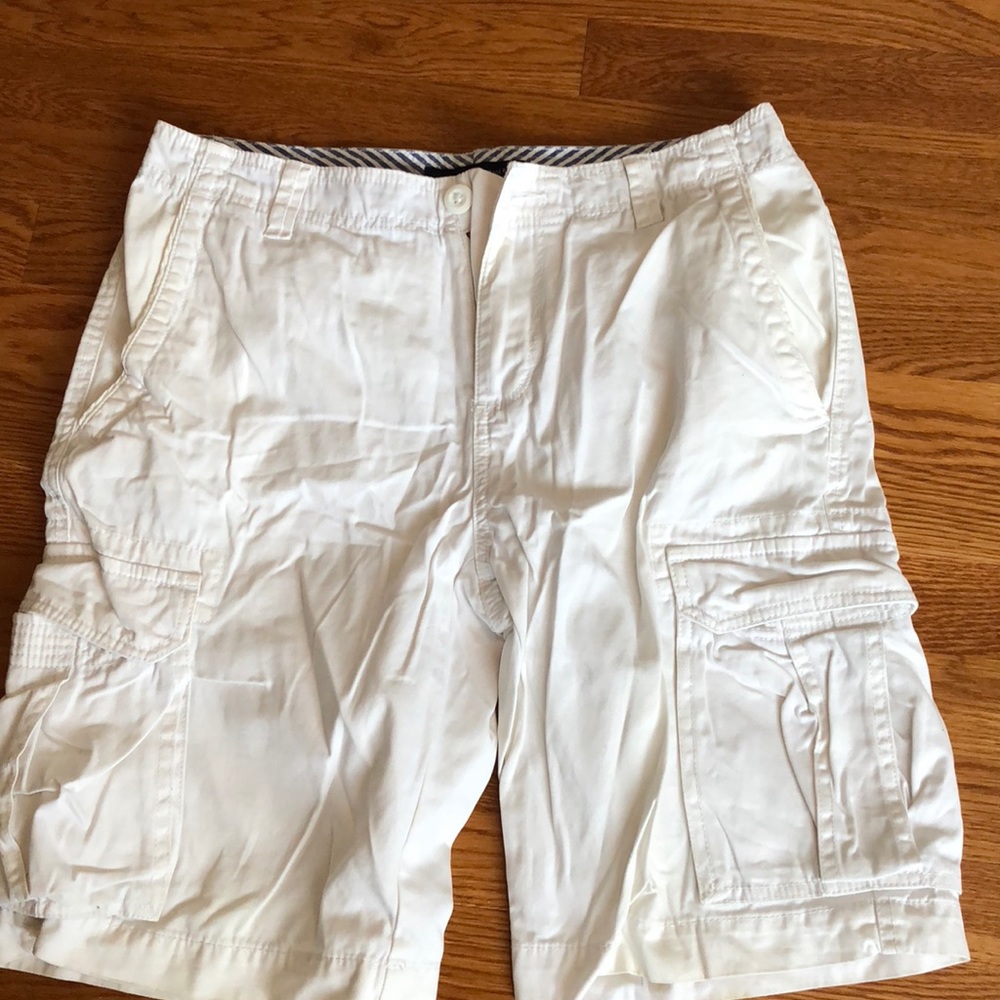 Men’s Tommy Hilfiger white cargo shorts